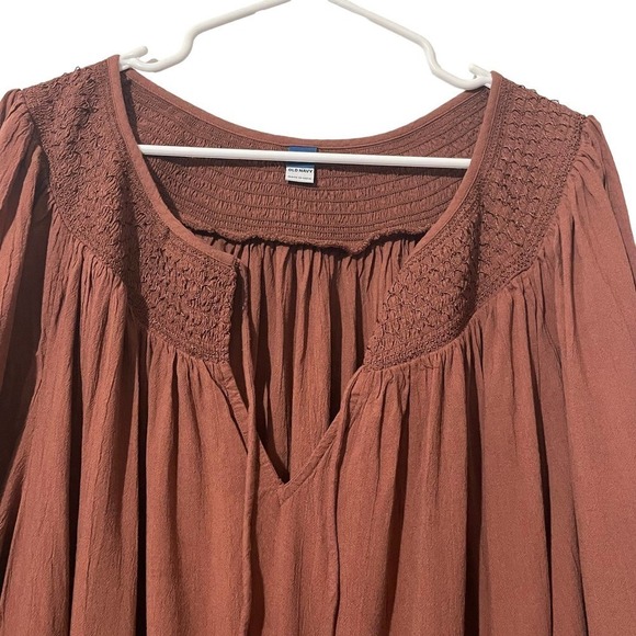 OLD Navy Waist-Defined Crinkle-Textured Long-Sleeve Midi Dress - Picture 8 of 14